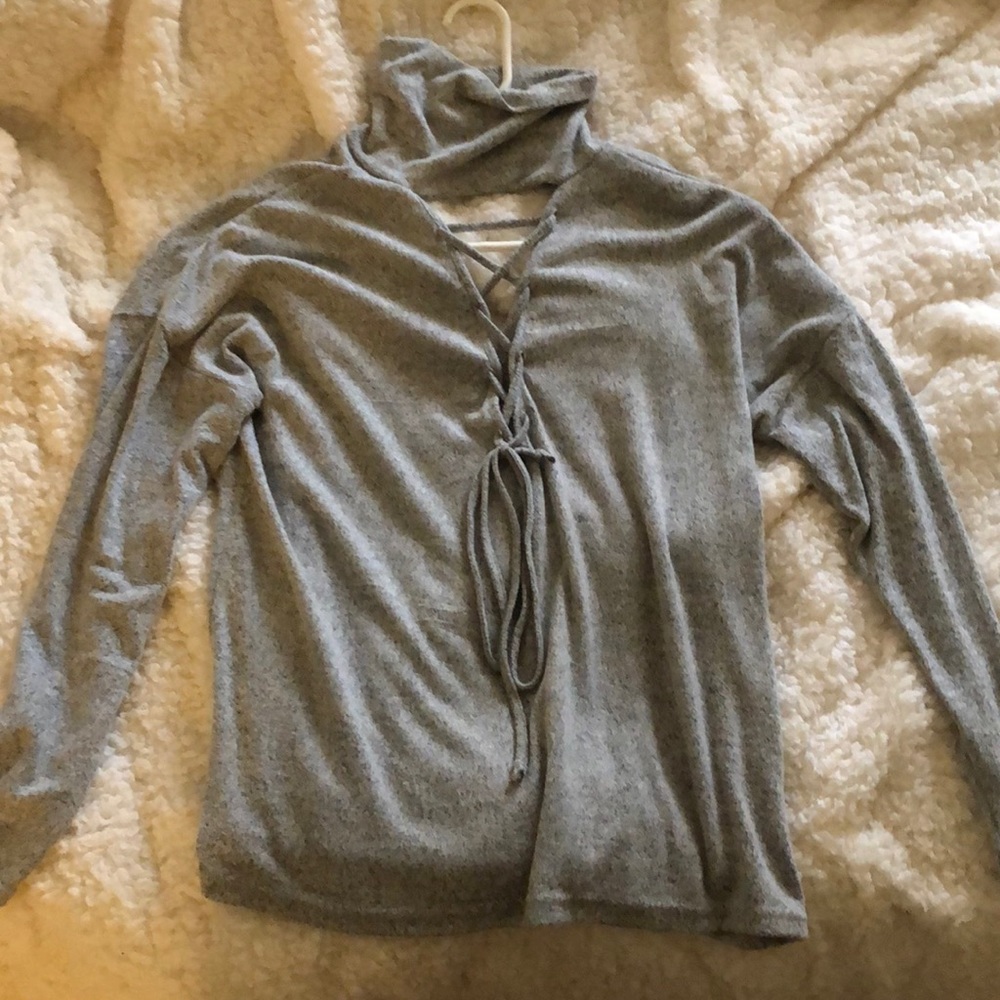 Long sleeve grey sweater